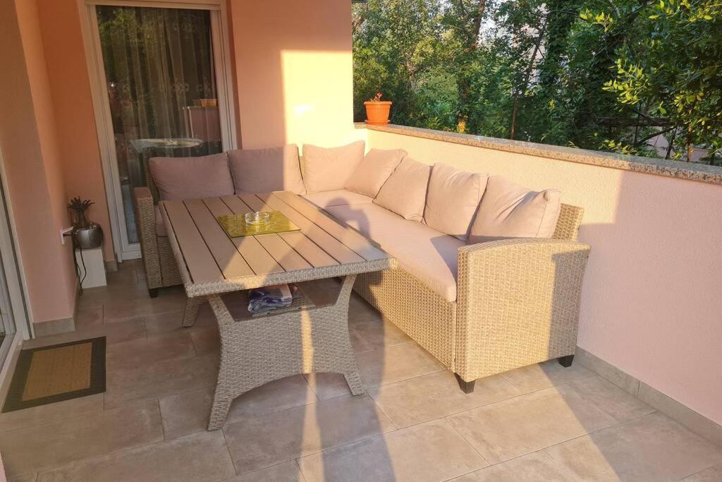 Apartment Zorika Near The Beach Pula Exterior photo